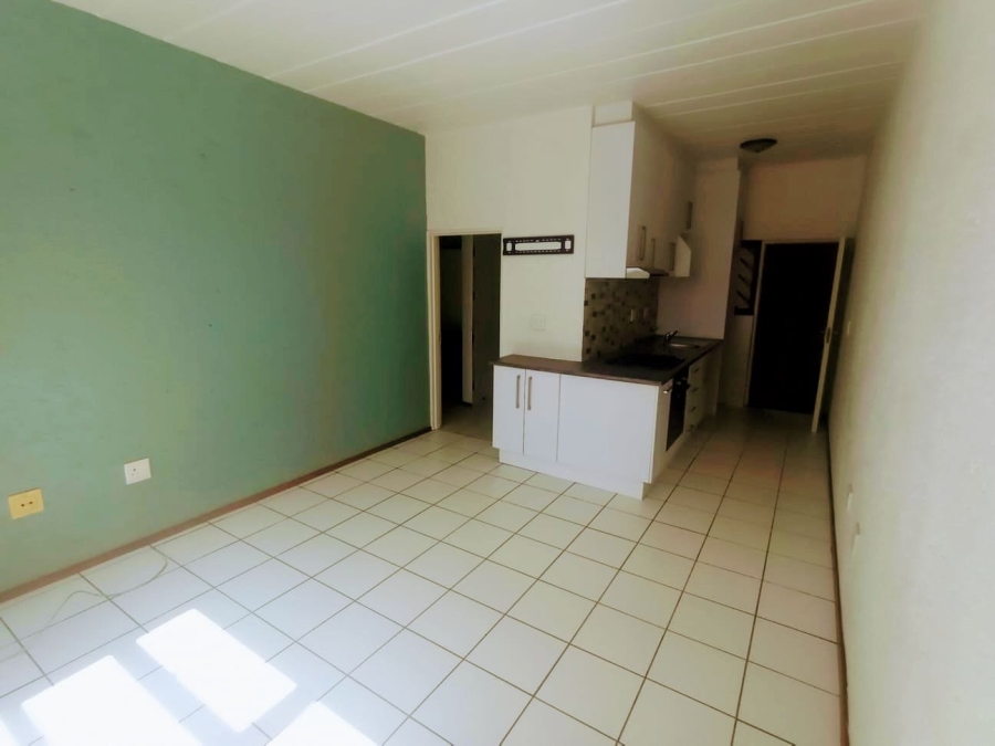 To Let 1 Bedroom Property for Rent in Constantia Kloof Gauteng
