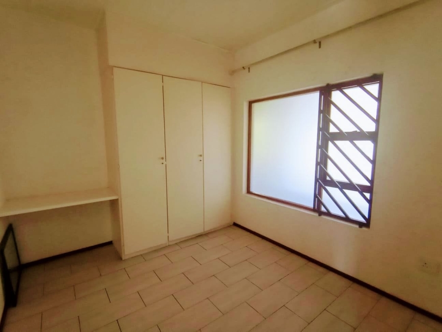 To Let 1 Bedroom Property for Rent in Constantia Kloof Gauteng