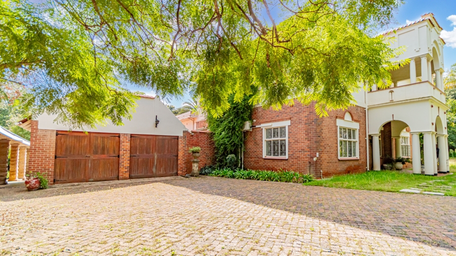 6 Bedroom Property for Sale in Saxonwold Gauteng