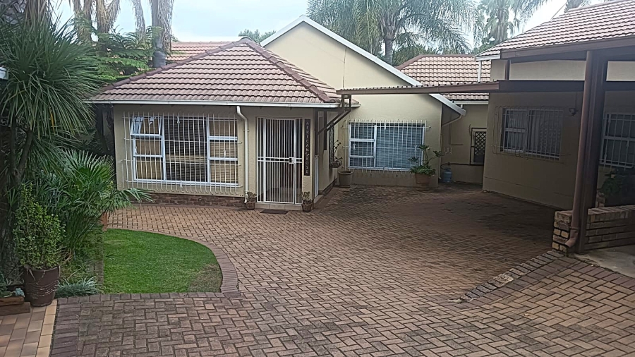 8 Bedroom Property for Sale in Van Riebeeck Park Gauteng