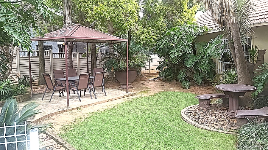 8 Bedroom Property for Sale in Van Riebeeck Park Gauteng