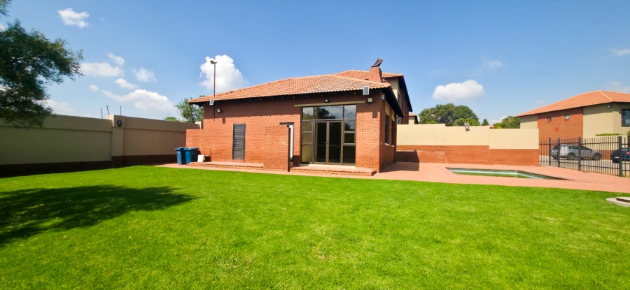 To Let 2 Bedroom Property for Rent in Pretorius Park Gauteng