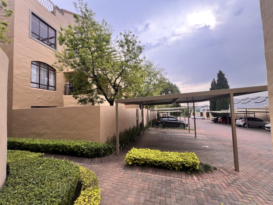 1 Bedroom Property for Sale in Lonehill Gauteng