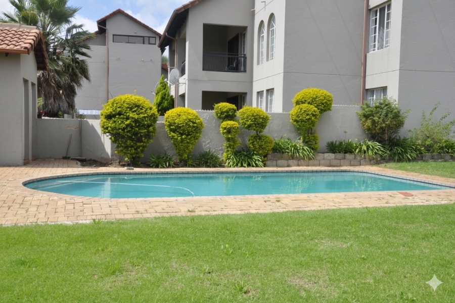 2 Bedroom Property for Sale in Erand Gardens Gauteng