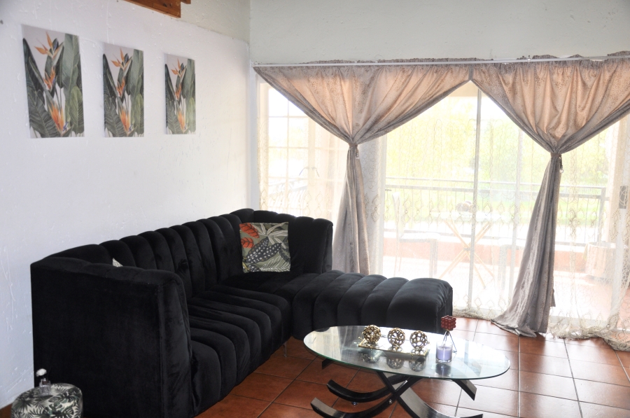 2 Bedroom Property for Sale in Erand Gardens Gauteng