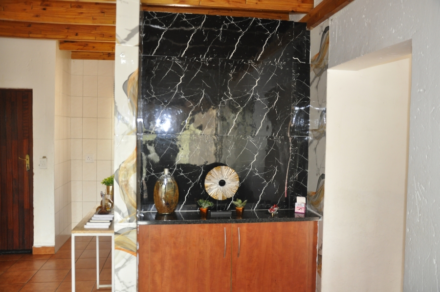 2 Bedroom Property for Sale in Erand Gardens Gauteng