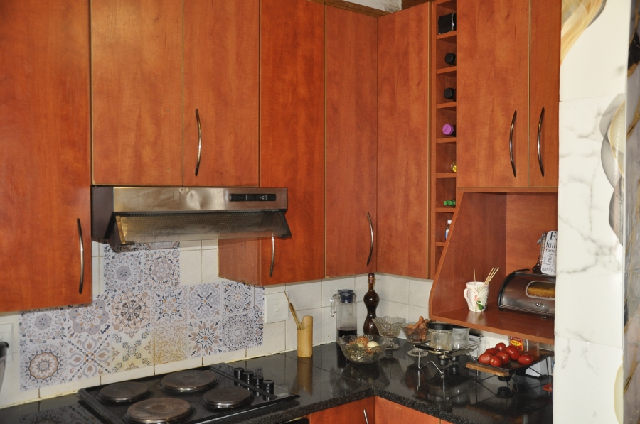 2 Bedroom Property for Sale in Erand Gardens Gauteng