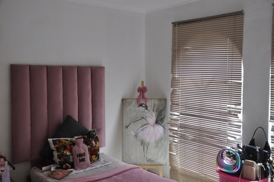 2 Bedroom Property for Sale in Erand Gardens Gauteng