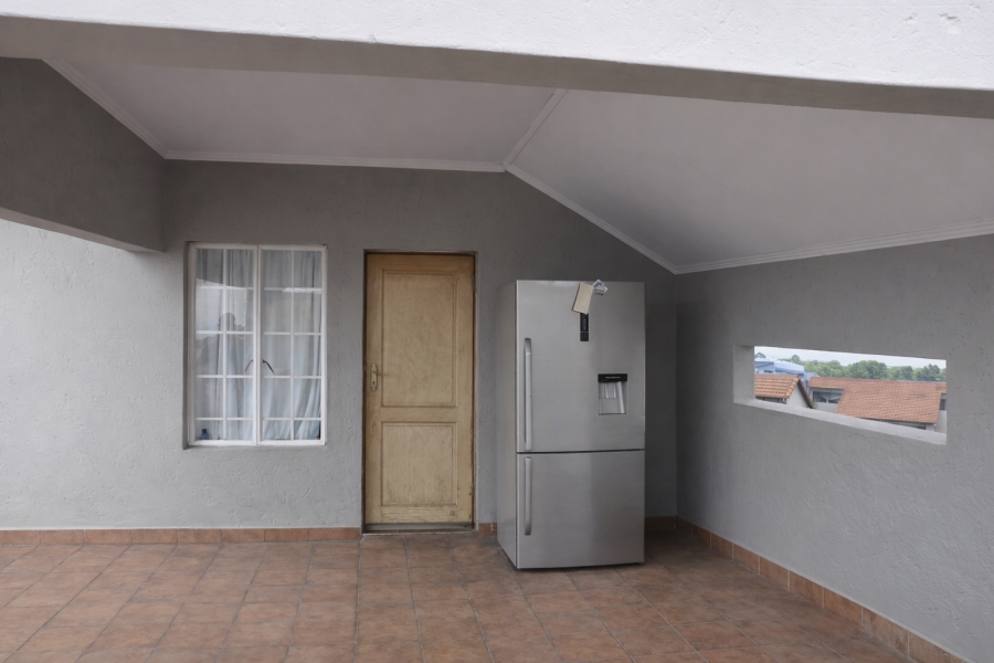 2 Bedroom Property for Sale in Erand Gardens Gauteng
