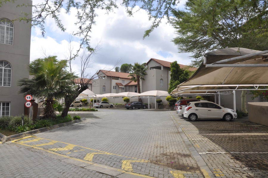 2 Bedroom Property for Sale in Erand Gardens Gauteng