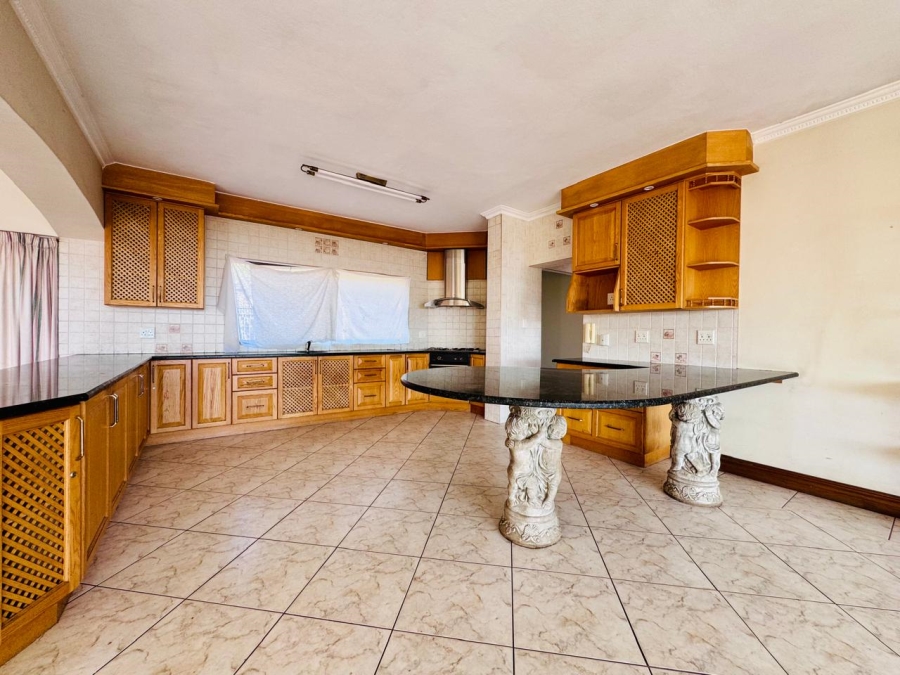 6 Bedroom Property for Sale in Montana Park Gauteng