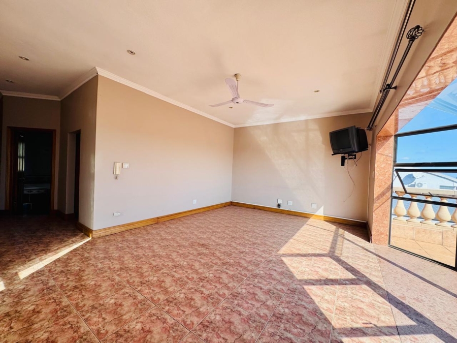 6 Bedroom Property for Sale in Montana Park Gauteng