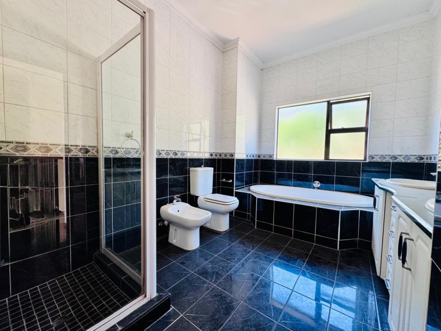 6 Bedroom Property for Sale in Montana Park Gauteng