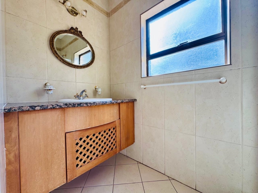 6 Bedroom Property for Sale in Montana Park Gauteng