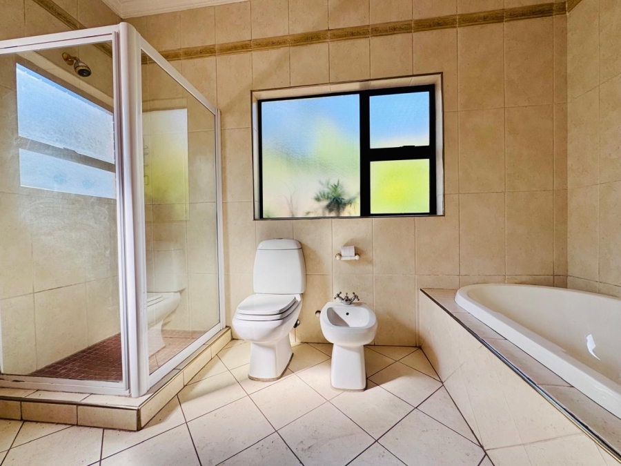 6 Bedroom Property for Sale in Montana Park Gauteng