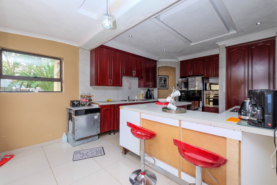 4 Bedroom Property for Sale in Bramley Park Gauteng