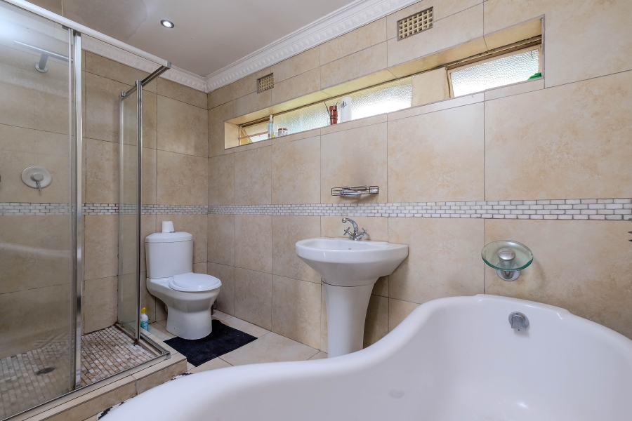 4 Bedroom Property for Sale in Bramley Park Gauteng