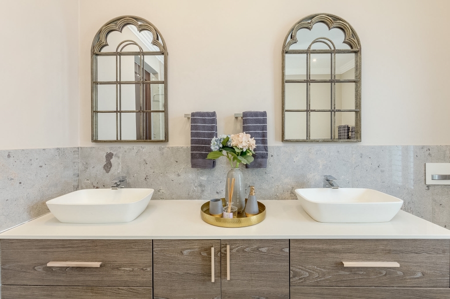 5 Bedroom Property for Sale in Bryanston Gauteng