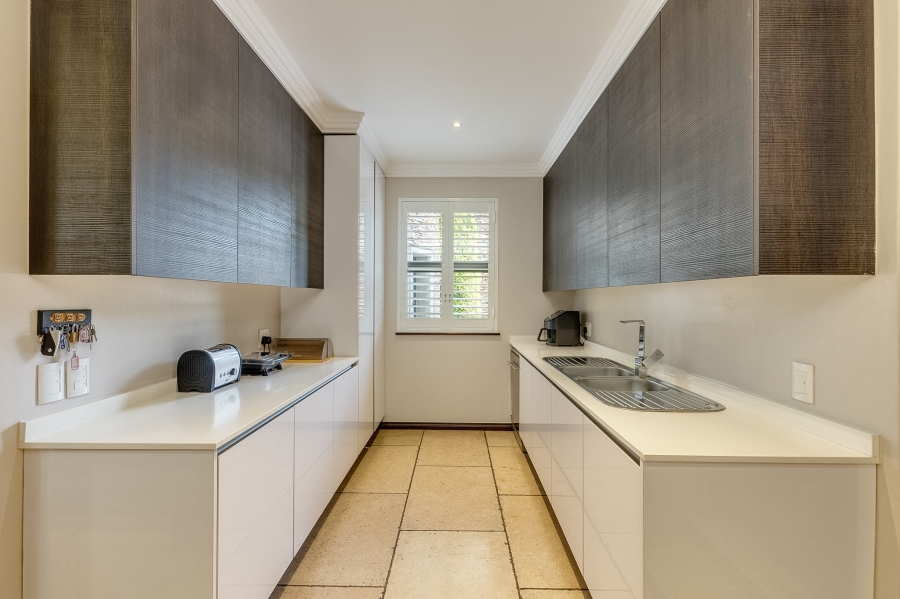 5 Bedroom Property for Sale in Bryanston Gauteng