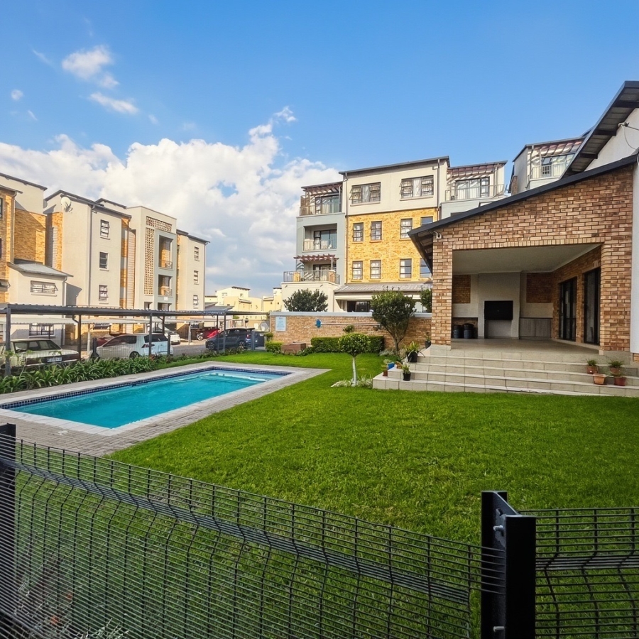 2 Bedroom Property for Sale in Barbeque Downs Gauteng