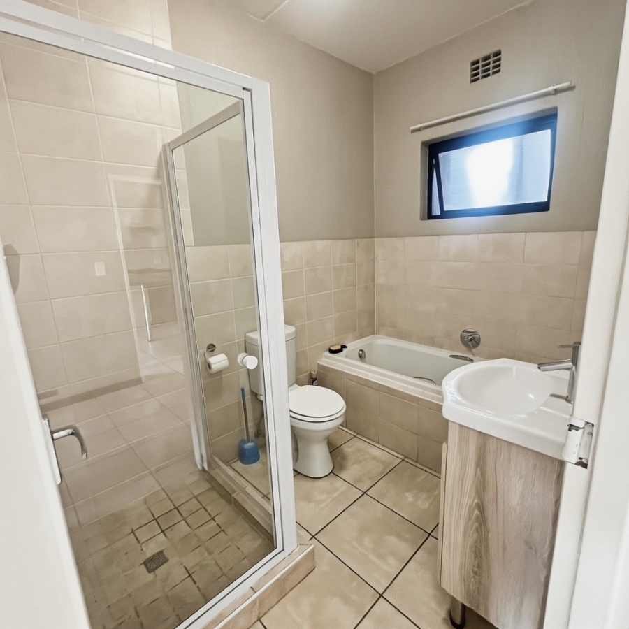 2 Bedroom Property for Sale in Barbeque Downs Gauteng