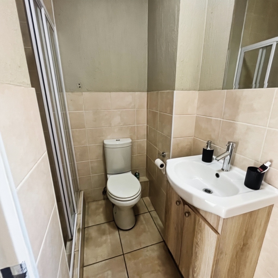 2 Bedroom Property for Sale in Barbeque Downs Gauteng