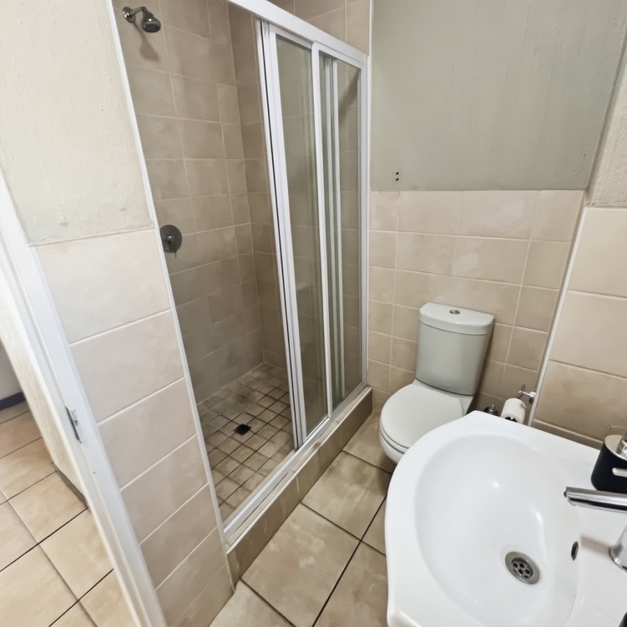 2 Bedroom Property for Sale in Barbeque Downs Gauteng