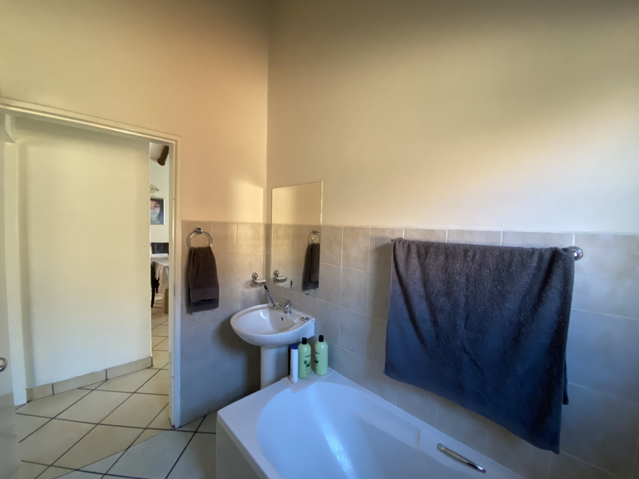To Let 2 Bedroom Property for Rent in North Riding Gauteng