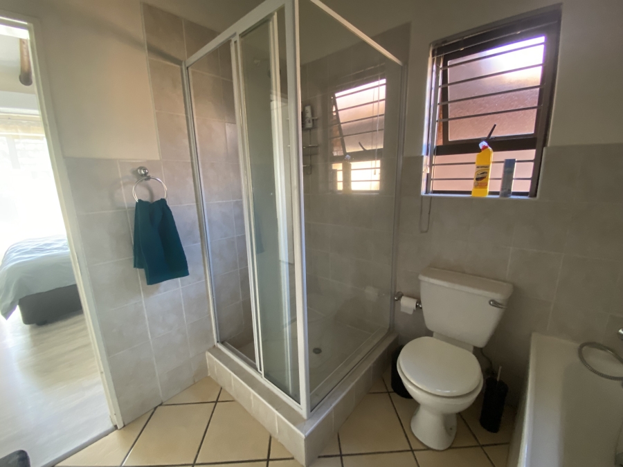 To Let 2 Bedroom Property for Rent in North Riding Gauteng