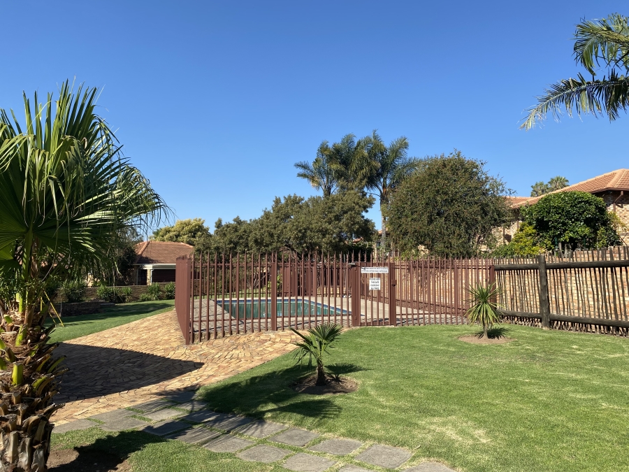 To Let 2 Bedroom Property for Rent in North Riding Gauteng