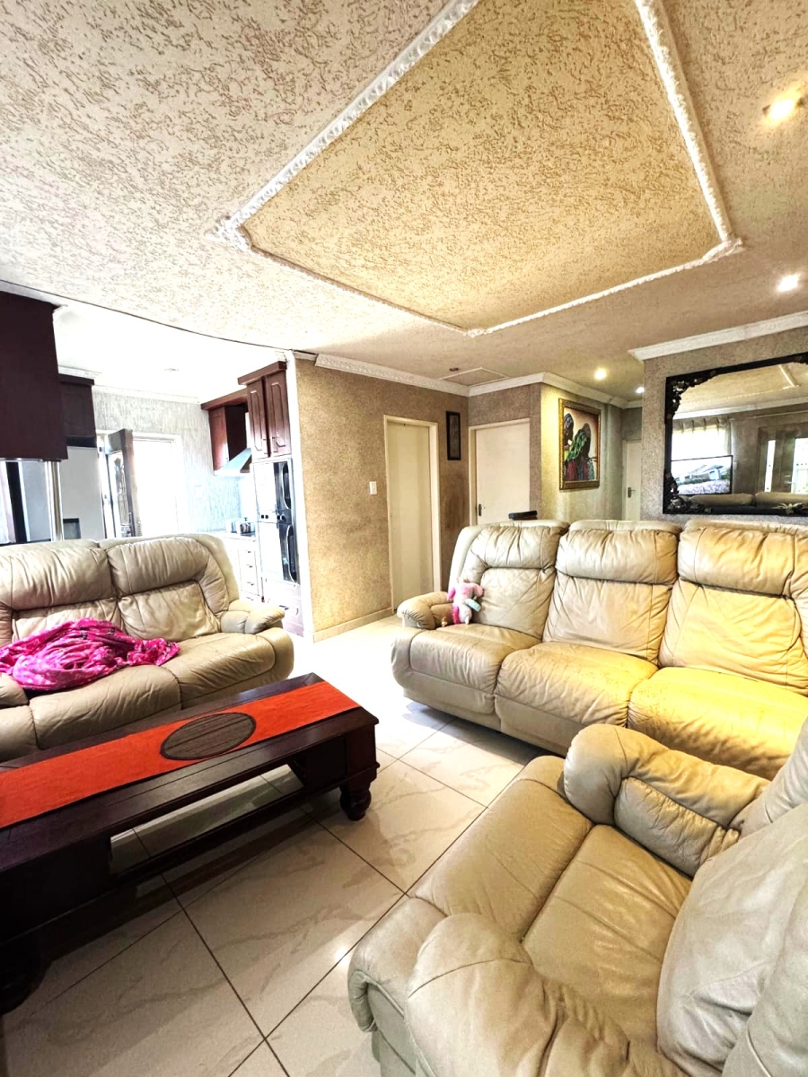 3 Bedroom Property for Sale in Dawn Park Gauteng