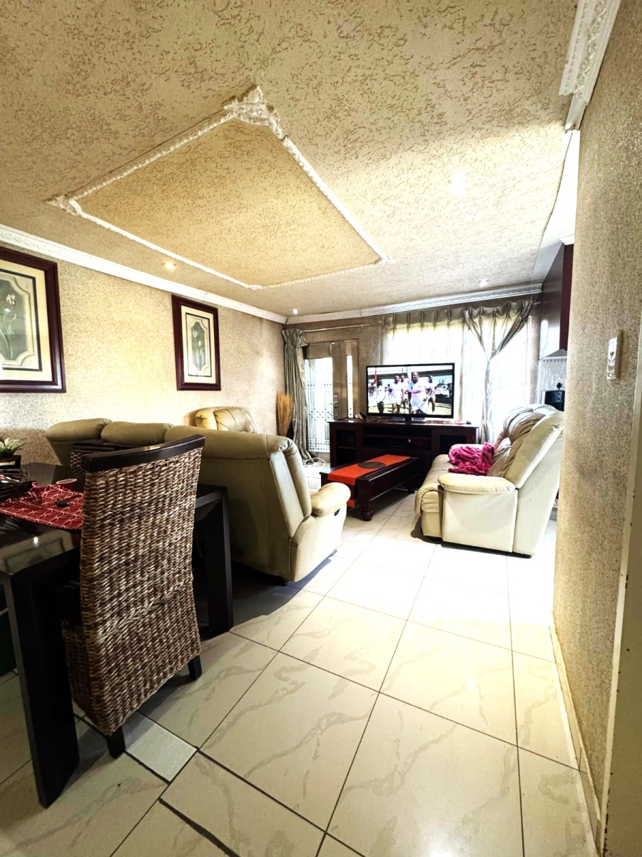 3 Bedroom Property for Sale in Dawn Park Gauteng