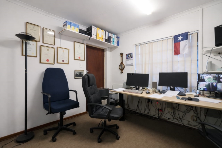 3 Bedroom Property for Sale in Faerie Glen Gauteng