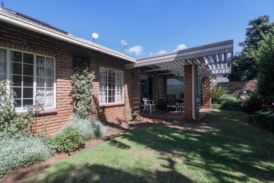 3 Bedroom Property for Sale in Faerie Glen Gauteng