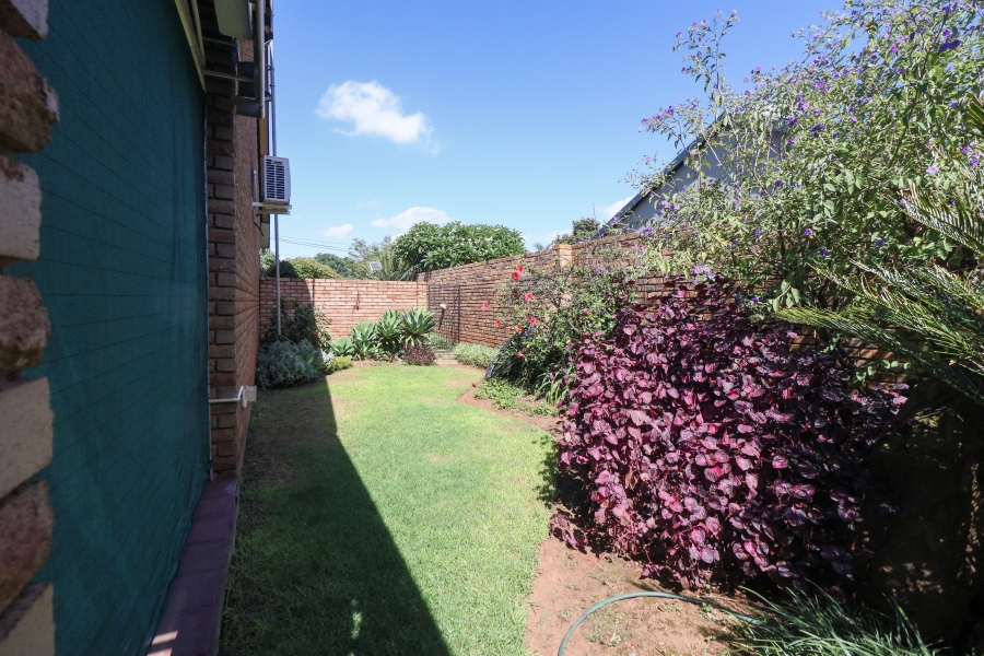 3 Bedroom Property for Sale in Faerie Glen Gauteng