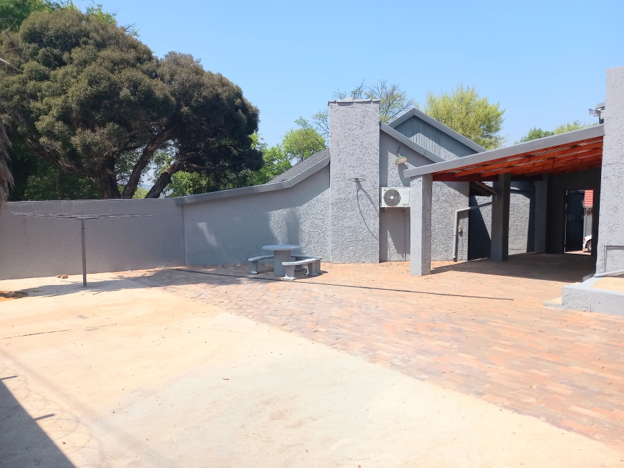 To Let 1 Bedroom Property for Rent in Blairgowrie Gauteng
