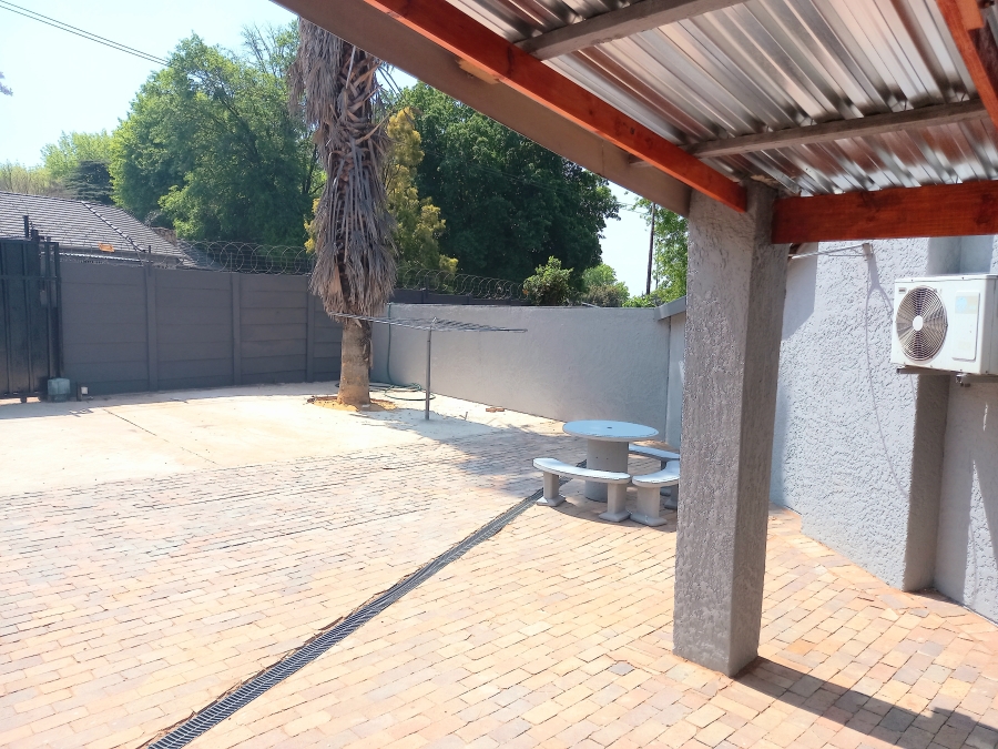To Let 1 Bedroom Property for Rent in Blairgowrie Gauteng