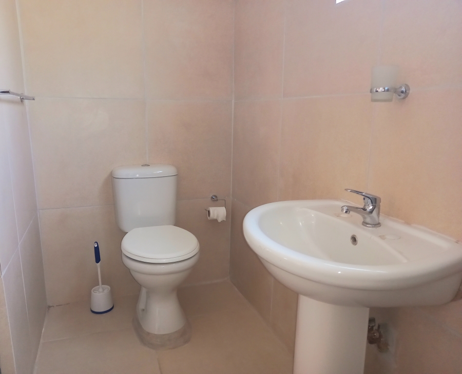 To Let 1 Bedroom Property for Rent in Blairgowrie Gauteng