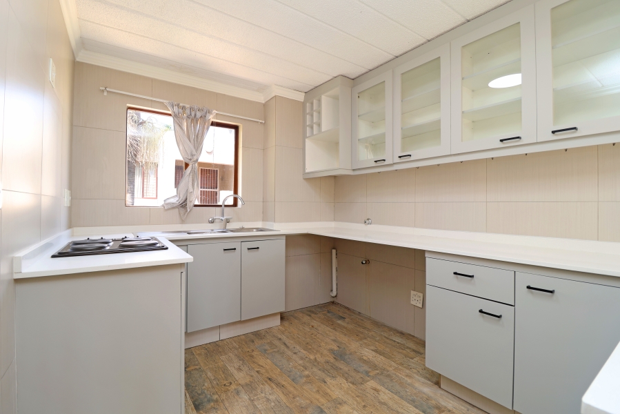 To Let 2 Bedroom Property for Rent in Morningside Gauteng