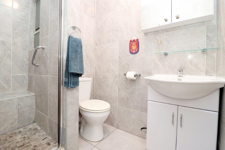 2 Bedroom Property for Sale in Dowerglen Gauteng