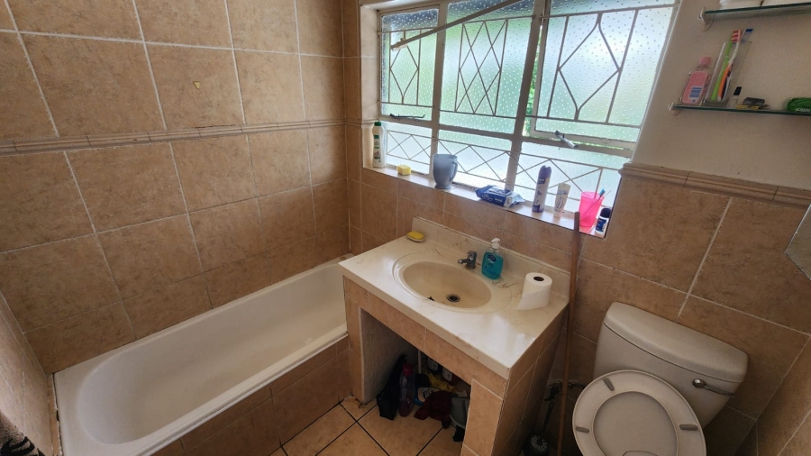 To Let 1 Bedroom Property for Rent in Kew Gauteng