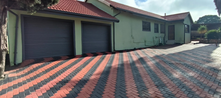 4 Bedroom Property for Sale in Lewisham Gauteng