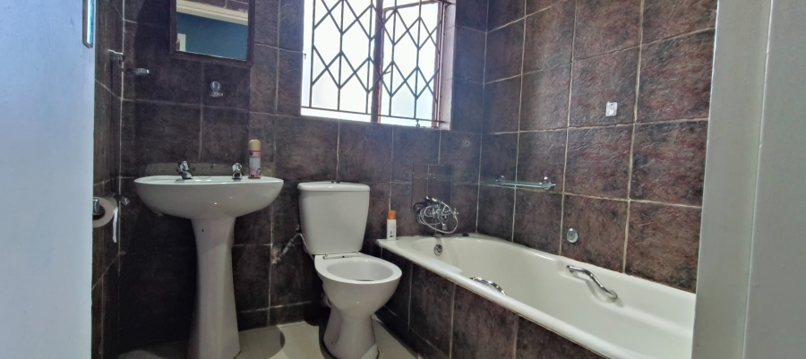 4 Bedroom Property for Sale in Lewisham Gauteng