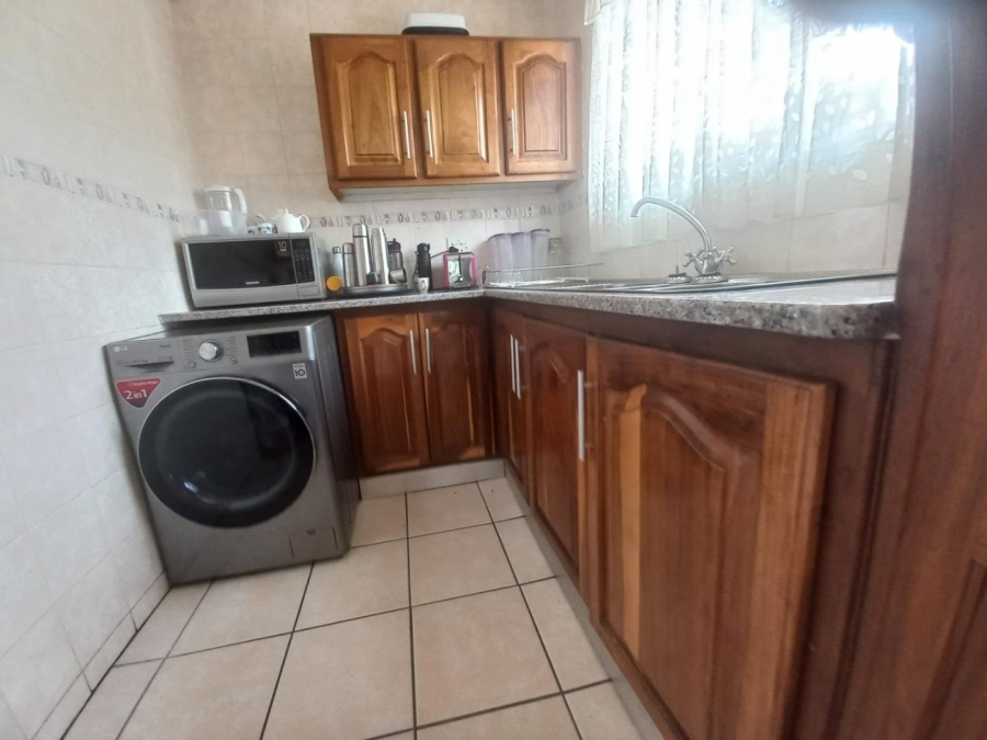 3 Bedroom Property for Sale in Brackendowns Gauteng