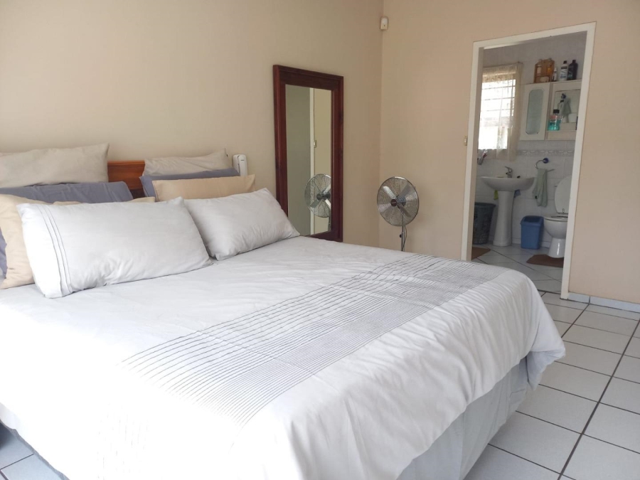 3 Bedroom Property for Sale in Brackendowns Gauteng