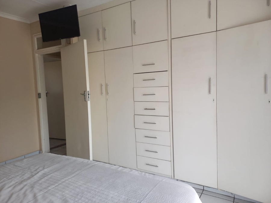 3 Bedroom Property for Sale in Brackendowns Gauteng