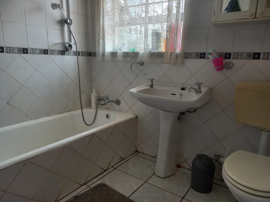 3 Bedroom Property for Sale in Brackendowns Gauteng