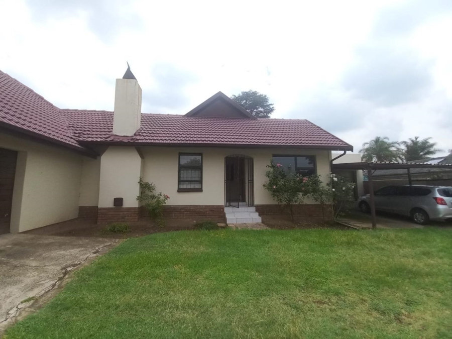 3 Bedroom Property for Sale in Brackendowns Gauteng