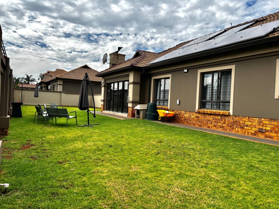 To Let 3 Bedroom Property for Rent in Sunair Park Gauteng