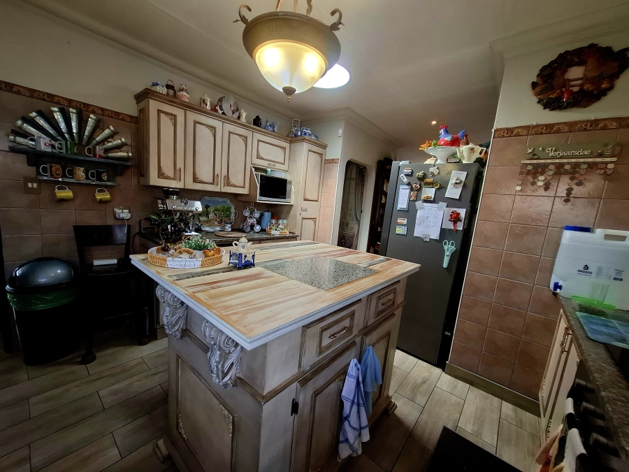 4 Bedroom Property for Sale in Dal Fouche Gauteng